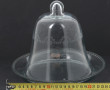 Cloche à fromage sur son plateau en verr