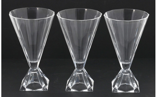 Suite de verres à pied en cristal de for