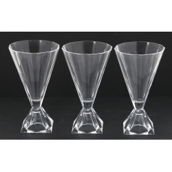 Suite de verres à pied en cristal de for