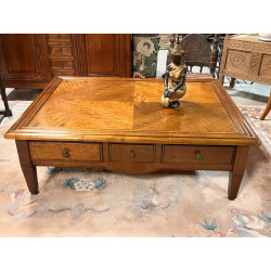 Grande table basse rectangulaire en bois