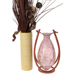 Vase en verre en forme d'amphore sur sup