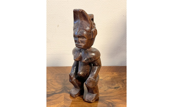 Statuette fétiche féminine à patine bril