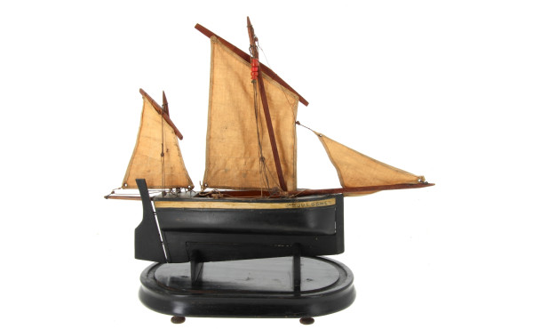 Maquette de bateau de pêche des années 