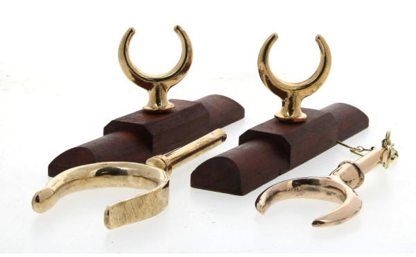 Série de dames de nage en laiton et bron