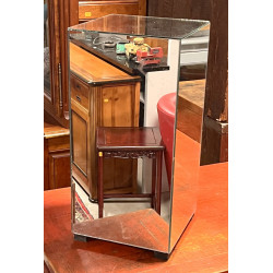 Présentoir plaqué de miroirs toutes face