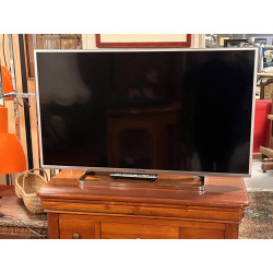 PANASONIC - Téléviseur HD 90x53 cm modèl