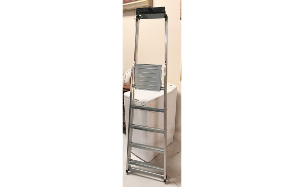 Escabeau alu 150 kg + marche pied pliant