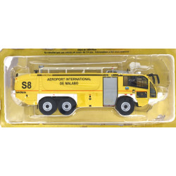 Camion de pompiers lance mousse Aéroport