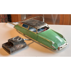 DS en tôle téléguidée années 60 L. 29 c