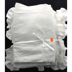 Deux draps anciens brodés dont un chiffr