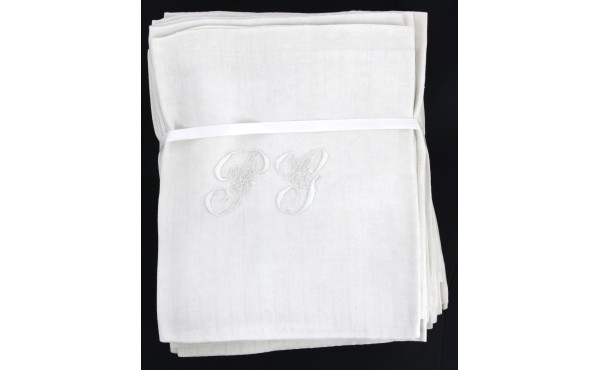 18 grandes serviettes de table anciennes