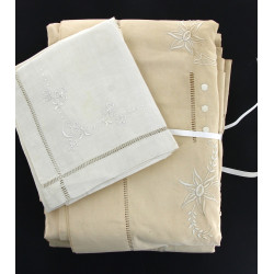 Lot de 2 draps brodés et 2 taies d'oreil