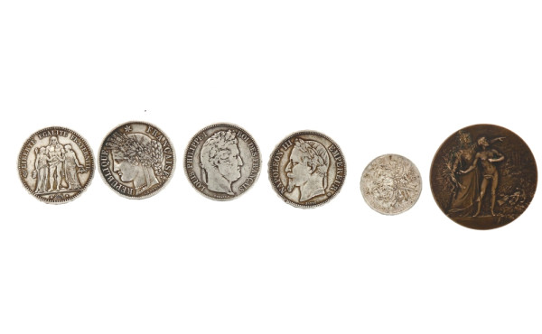 Pièces en argent comprenant 4 pièces de 