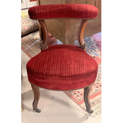 Chaise voyelle ancienne recouverte d'un 