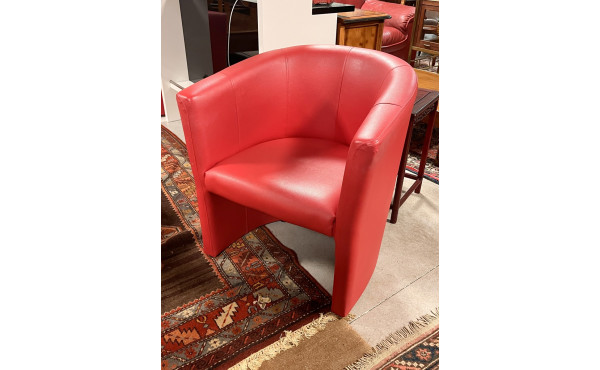 Suite de 3 petits fauteuils en skaï roug