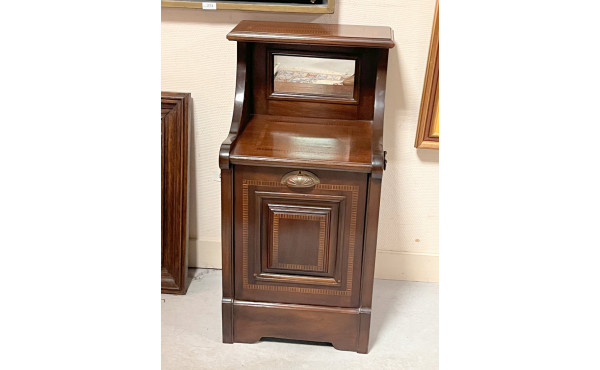 Petit meuble à charbon de bois, travail 