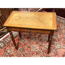 Petit bureau en bois fruitier, piètement