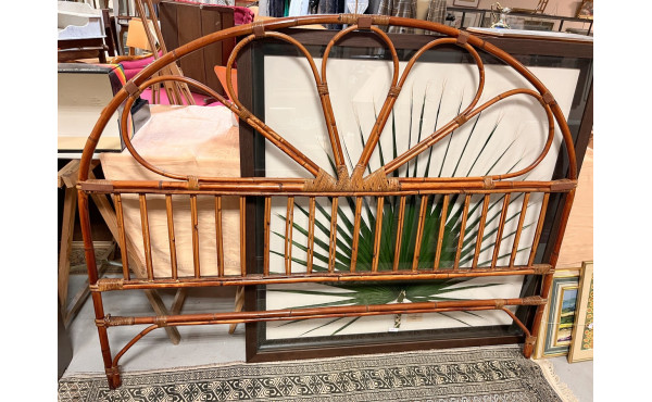 Tête de lit en rotin, H 119 x L 154 cm