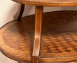 Table à thé de forme ovale en marqueteri