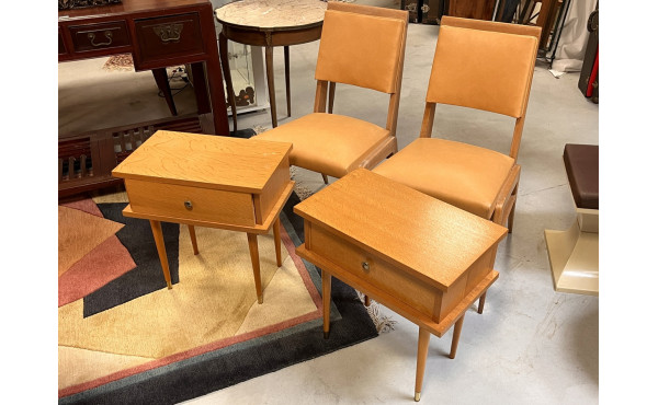 2 chaises bois et skaï couleur abricot +