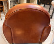 Fauteuil club en cuir de style ancien (a