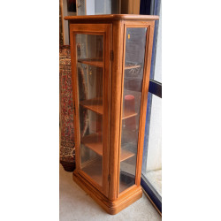 Vitrine à vitres bisautées sur 3 faces, 