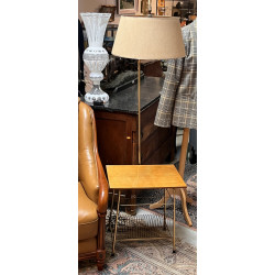 Petite table bout de canapé formant rang