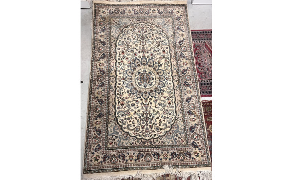 Tapis indien en laine points noués décor