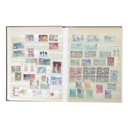 MONACO - Classeur bien garni de TP neufs