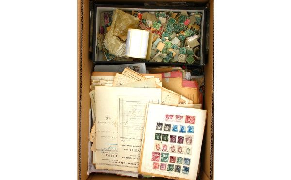 LOT DECOUVERTE à trier - Carton de TIMBR