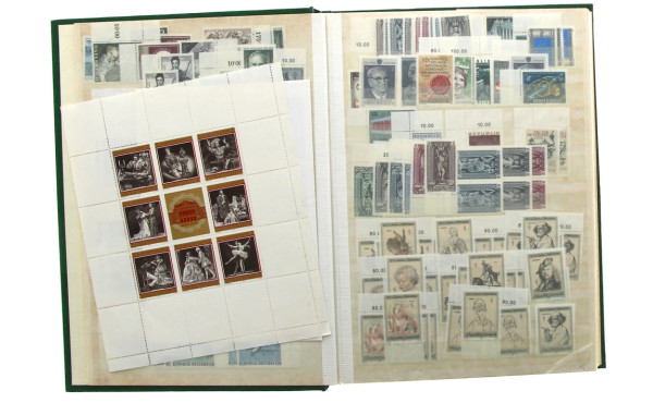 AUTRICHE - Fort classeur de TP neufs san