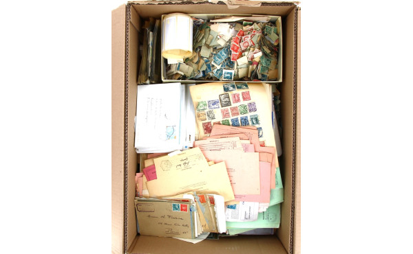 LOT DECOUVERTE à trier - Carton de TIMBR