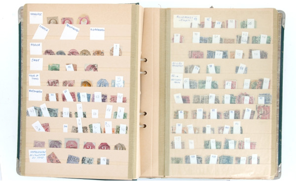 DIVERS EUROPE - lot de 2 classeurs: - 