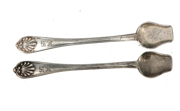 Paire de cuillères à sel en argent, poin
