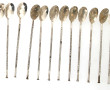12 cuillères à cocktail formant pailles 