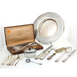 Lot de métal argenté comprenant un sucri