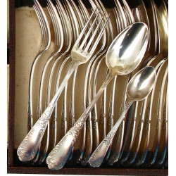 Ménagère en métal argenté décor rocaille