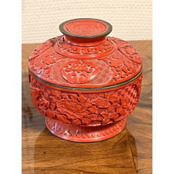 Coffret couvert en laque cinabre à riche
