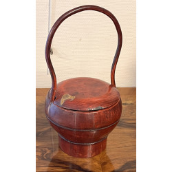 Panier ancien en bois laqué, cachet de c