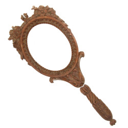 Face main en bois sculpté à décor de fle