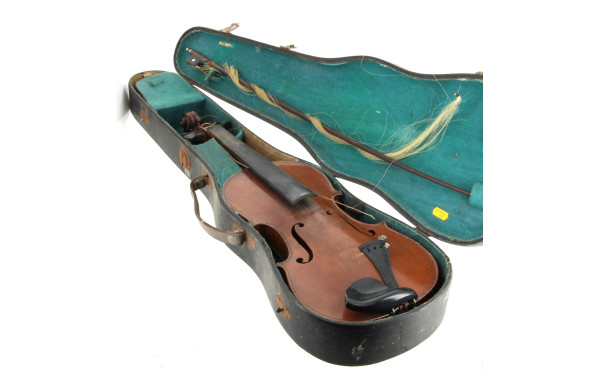 Violon d'étude avec son archet, travail 