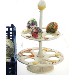 Oeufrier en fonte : on y joint une petit