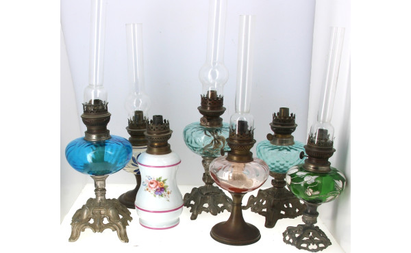 Lot de 7 lampes à pétrole essentiellemen