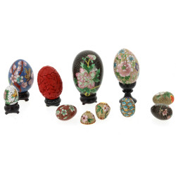 CHINE - Lot de 10 œufs décoratifs de dif