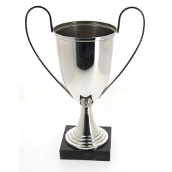 Coupe trophée à anses en métal argenté, 