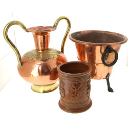 Pot à tabac en grès brun à décor en lége