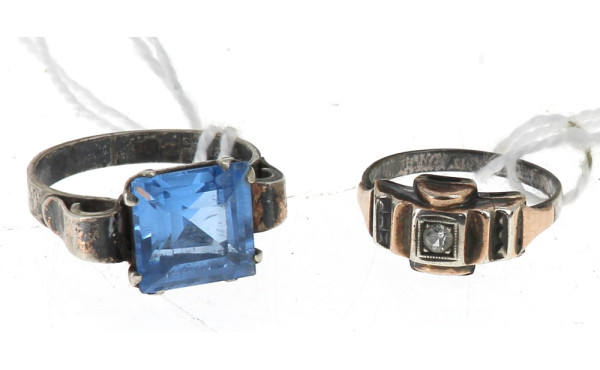 Deux bagues anciennes en argent style Ar