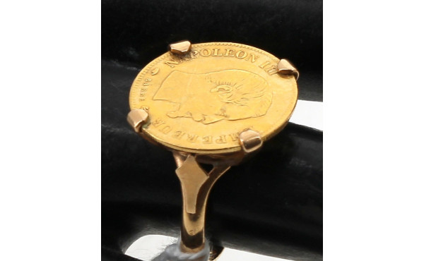 Bague en or jaune 18 cts, poinçon tête d