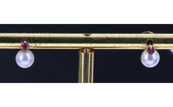 Paire de puces d'oreilles en or jaune 18