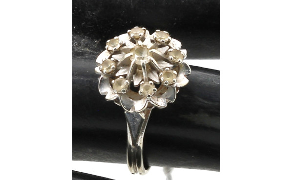 Bague en or gris 18 cts, poinçon tête d'